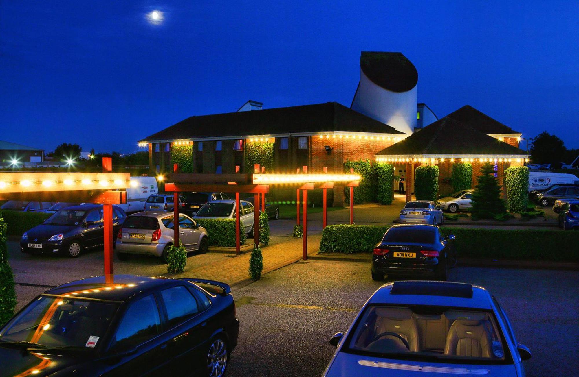 Damon'S Hotel Lincoln Esterno foto